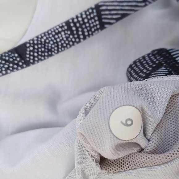 LULULEMON Tropical Sports Bra Sz 6 - Picture 4 of 4